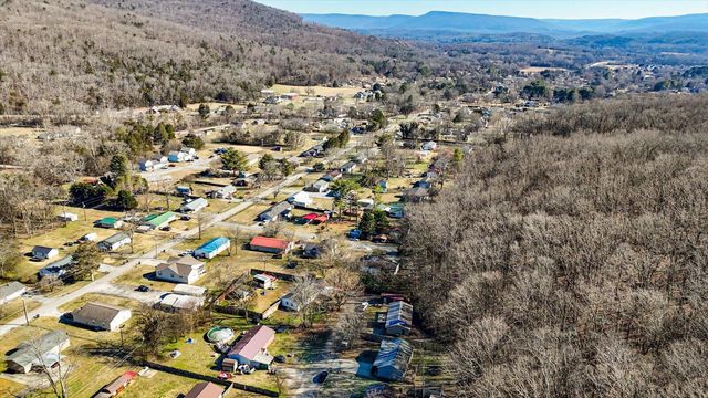 909 Hickory Street, Jasper, TN 37347