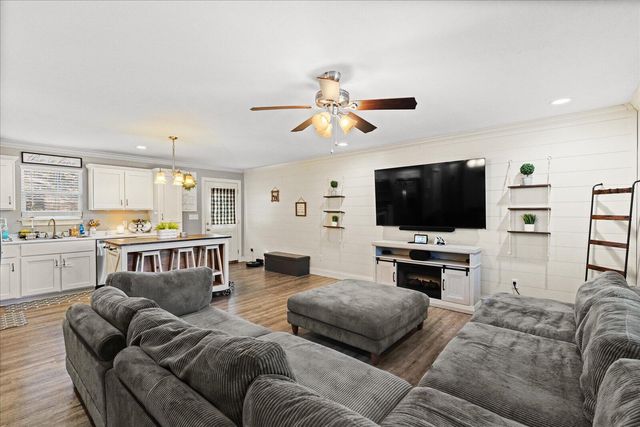 909 Hickory Street, Jasper, TN 37347