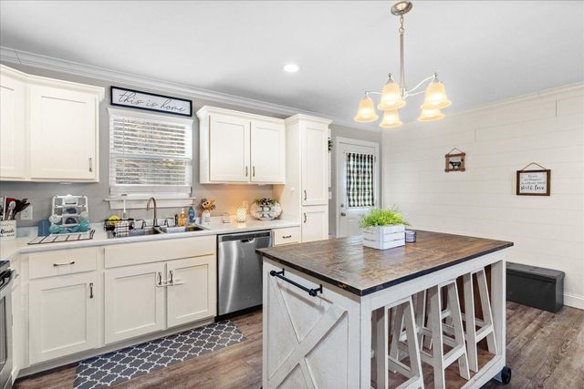 909 Hickory Street, Jasper, TN 37347