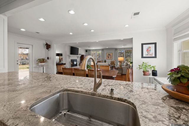 3055 Torrance Dr, Baton Rouge, LA 70809