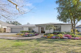 3055 Torrance Dr, Baton Rouge, LA 70809