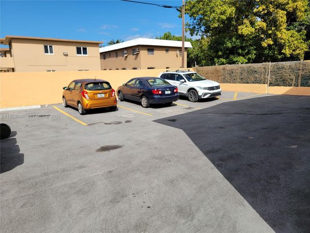 1753 SW 6th St, Miami, FL 33135