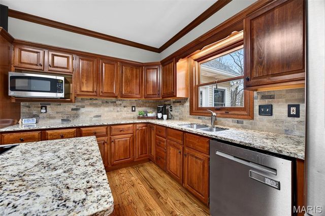 1354 Lake Hollow Drive, Defiance, MO 63341