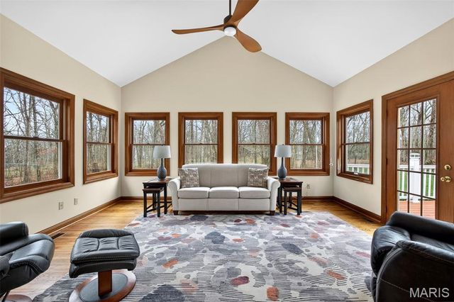 1354 Lake Hollow Drive, Defiance, MO 63341