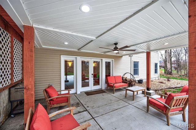 1354 Lake Hollow Drive, Defiance, MO 63341