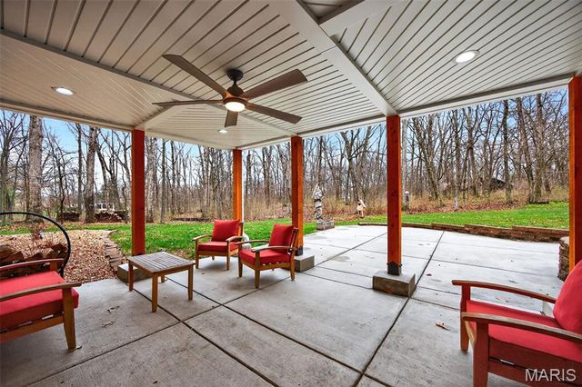 1354 Lake Hollow Drive, Defiance, MO 63341