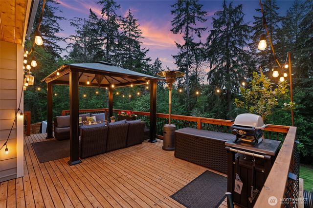9328 74th Avenue NW, Gig Harbor, WA 98332