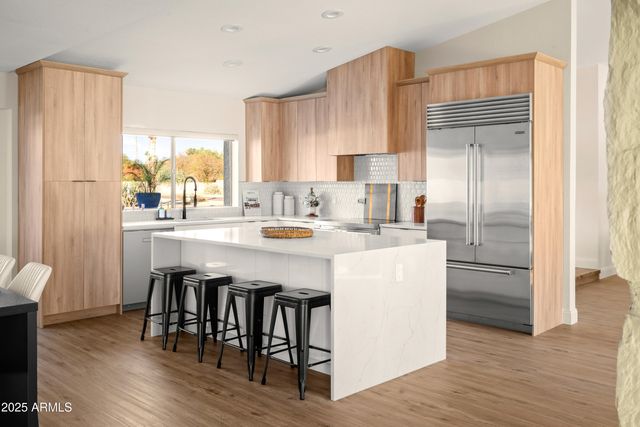 8001 E VOLTAIRE Avenue, Scottsdale, AZ 85260