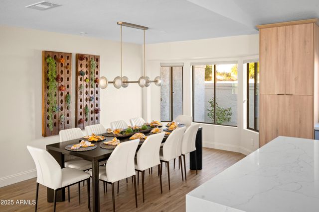 8001 E VOLTAIRE Avenue, Scottsdale, AZ 85260