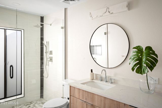 8001 E VOLTAIRE Avenue, Scottsdale, AZ 85260