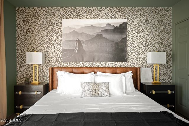 8001 E VOLTAIRE Avenue, Scottsdale, AZ 85260