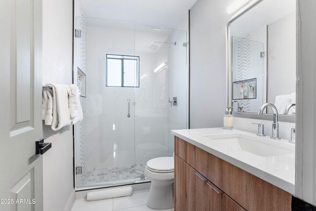 8001 E VOLTAIRE Avenue, Scottsdale, AZ 85260