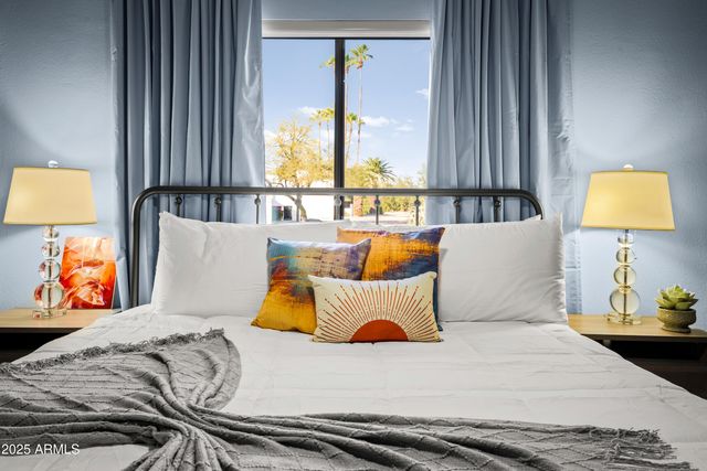 8001 E VOLTAIRE Avenue, Scottsdale, AZ 85260