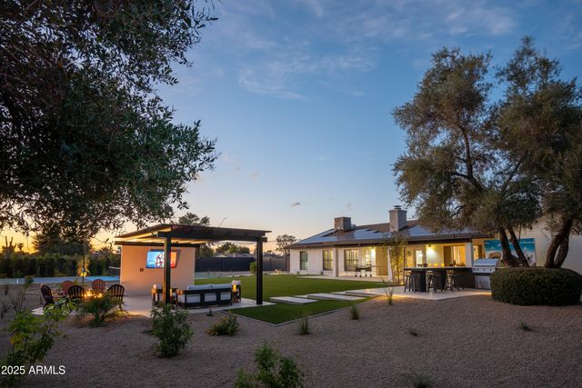 8001 E VOLTAIRE Avenue, Scottsdale, AZ 85260