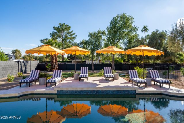 8001 E VOLTAIRE Avenue, Scottsdale, AZ 85260