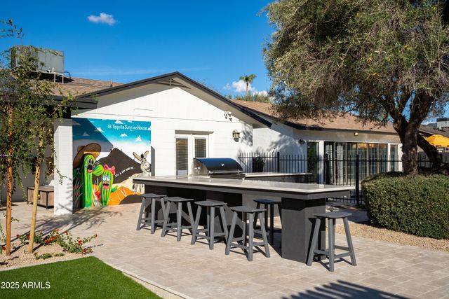 8001 E VOLTAIRE Avenue, Scottsdale, AZ 85260