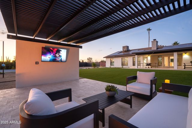 8001 E VOLTAIRE Avenue, Scottsdale, AZ 85260