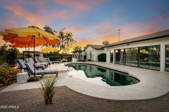 8001 E VOLTAIRE Avenue, Scottsdale, AZ 85260