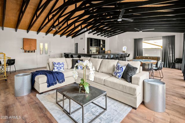 8001 E VOLTAIRE Avenue, Scottsdale, AZ 85260