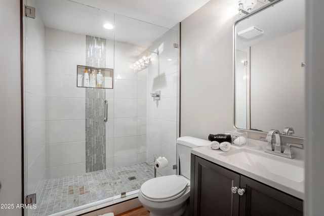 8001 E VOLTAIRE Avenue, Scottsdale, AZ 85260