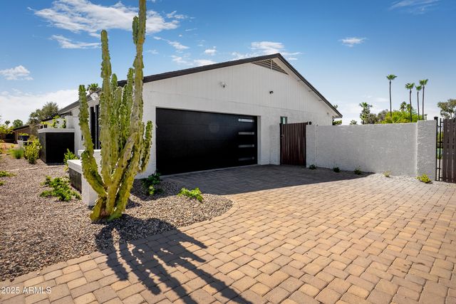 8001 E VOLTAIRE Avenue, Scottsdale, AZ 85260