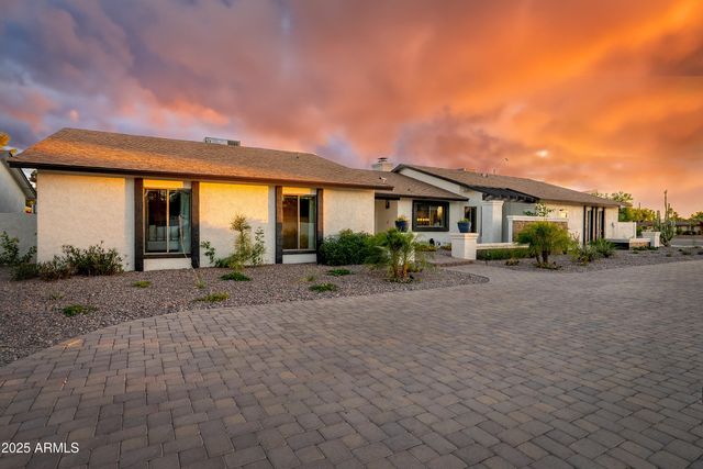 8001 E VOLTAIRE Avenue, Scottsdale, AZ 85260