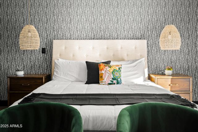 8001 E VOLTAIRE Avenue, Scottsdale, AZ 85260