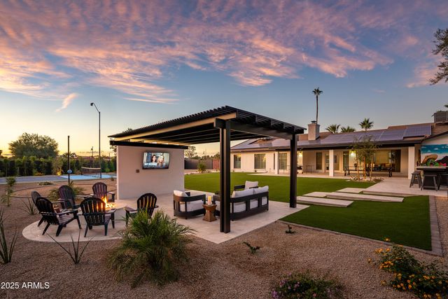 8001 E VOLTAIRE Avenue, Scottsdale, AZ 85260