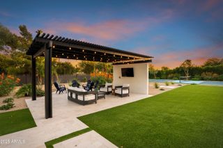 8001 E VOLTAIRE Avenue, Scottsdale, AZ 85260