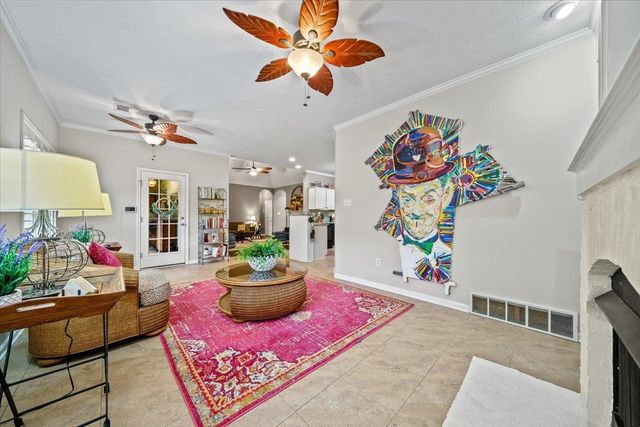 1655 NEWTON OAK CIR, Memphis, TN 38117