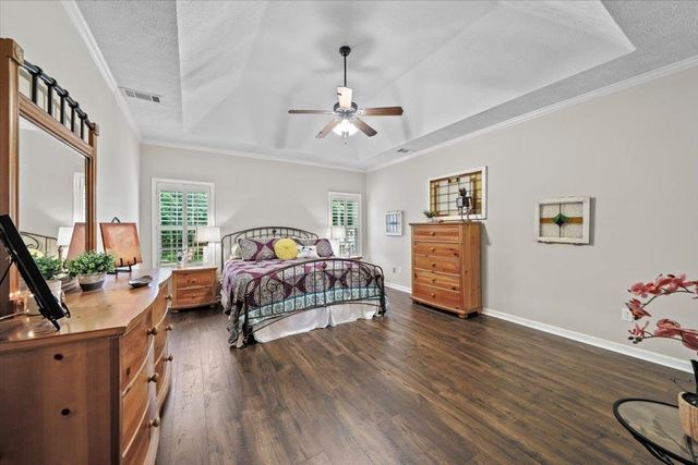 1655 NEWTON OAK CIR, Memphis, TN 38117