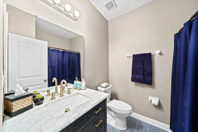 1655 NEWTON OAK CIR, Memphis, TN 38117