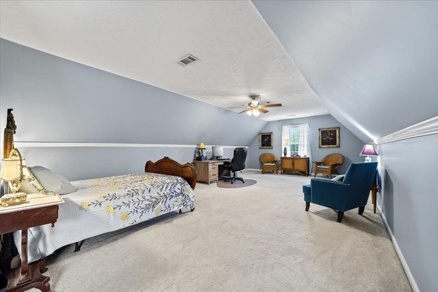 1655 NEWTON OAK CIR, Memphis, TN 38117