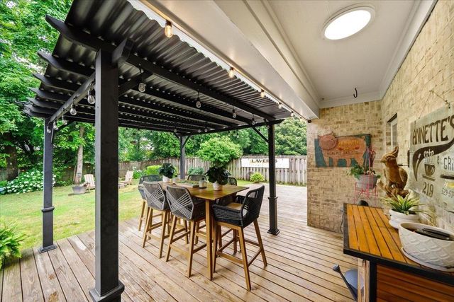 1655 NEWTON OAK CIR, Memphis, TN 38117