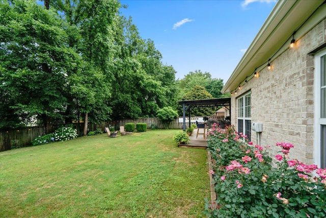 1655 NEWTON OAK CIR, Memphis, TN 38117