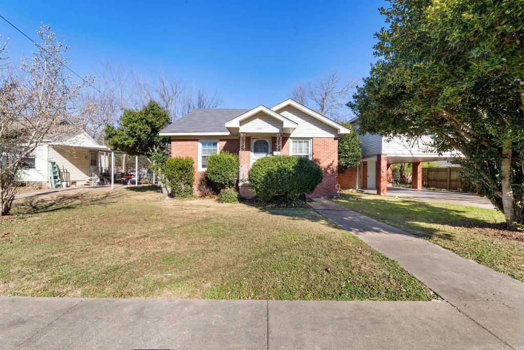 1916 Johnston Avenue, Conway, AR 72034