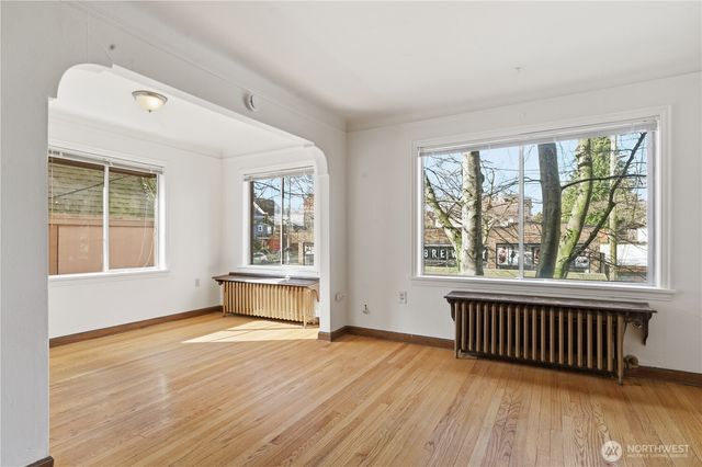 8008 Greenwood Avenue N, Seattle, WA 98103