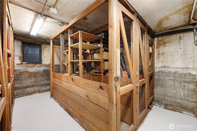 8008 Greenwood Avenue N, Seattle, WA 98103