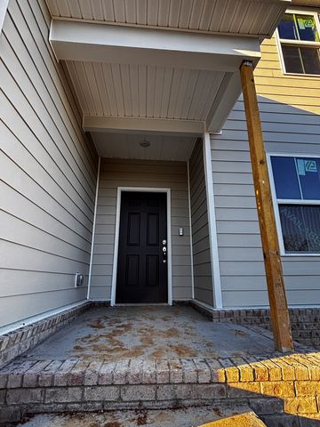 480 Jet Stream Dr, La Vergne, TN 37086