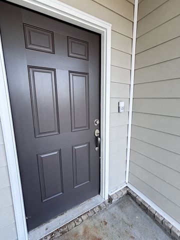 480 Jet Stream Dr, La Vergne, TN 37086