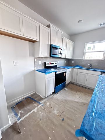 480 Jet Stream Dr, La Vergne, TN 37086