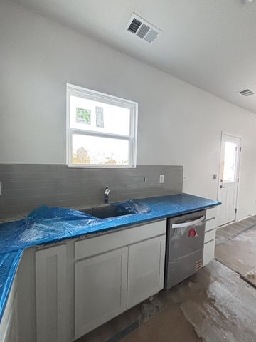 480 Jet Stream Dr, La Vergne, TN 37086