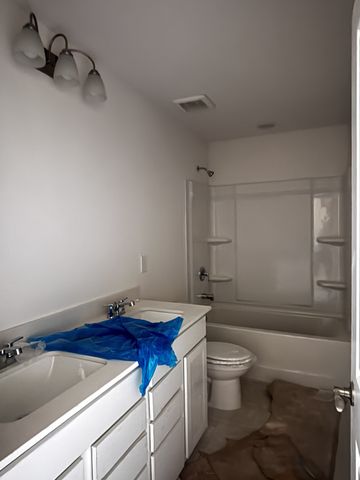 480 Jet Stream Dr, La Vergne, TN 37086