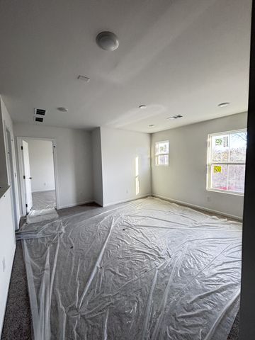 480 Jet Stream Dr, La Vergne, TN 37086