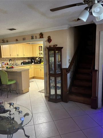 2530 W 60th Pl 103-17, Hialeah, FL 33016