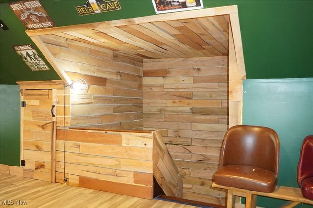 48 20th Street SW, Barberton, OH 44203