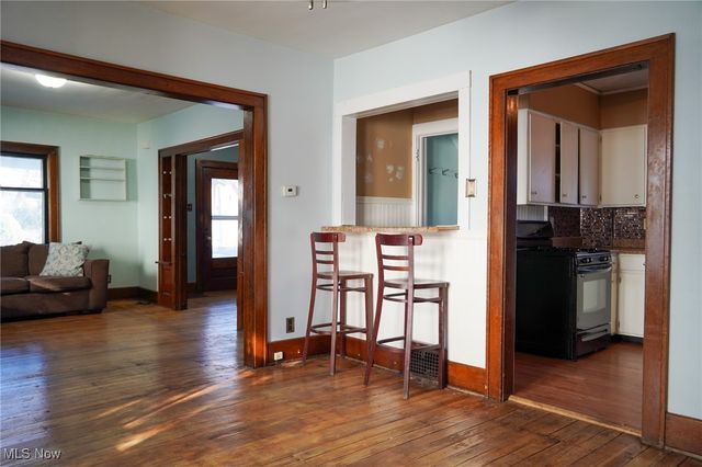 48 20th Street SW, Barberton, OH 44203