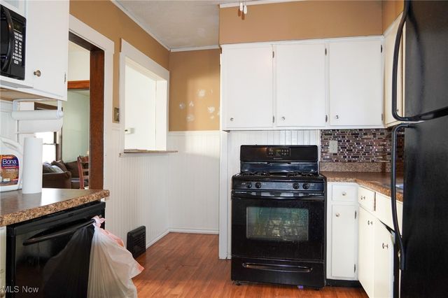 48 20th Street SW, Barberton, OH 44203