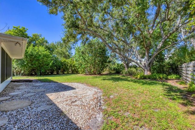 5201 STEVENS DRIVE, Sarasota, FL 34234