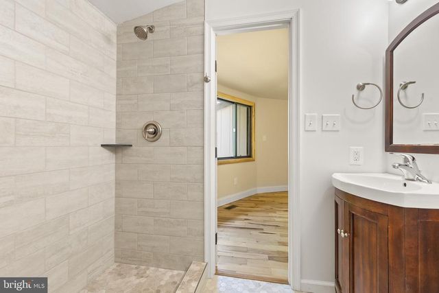 315 STRATFORD CIR, Locust Grove, VA 22508